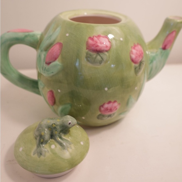 Green Floral Ceramic Teapot with Frog Lid - Picture 4 of 4